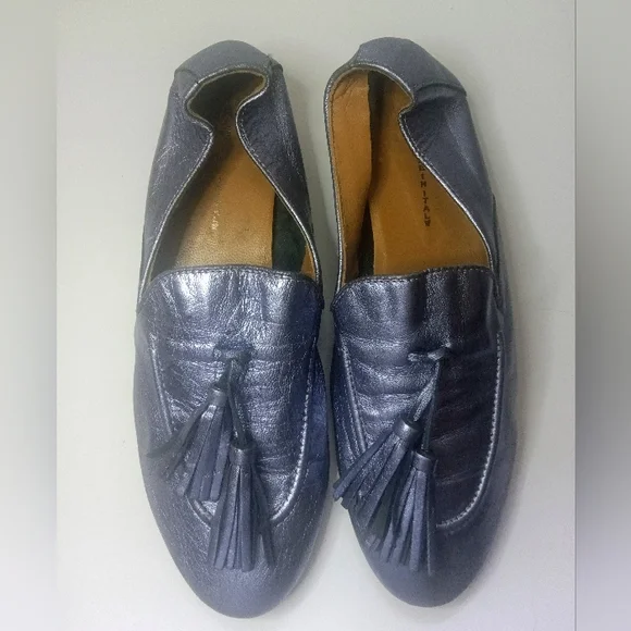 A&M Leather Women's Pewter Loafers Shoes Made In Italy Euro Size 39 GUC - Picture 2 of 7